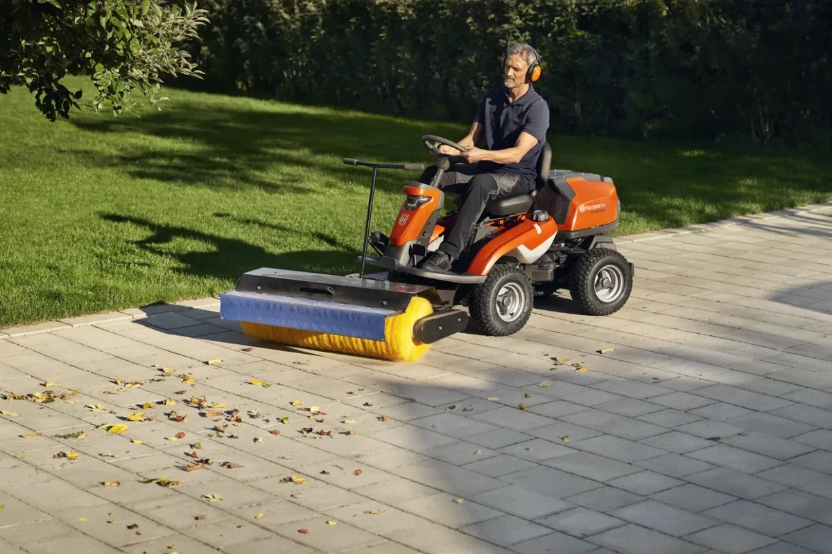 R 316TX AWD TRATTORINO TAGLIAERBA RIDER HUSQVARNA - immagine 4